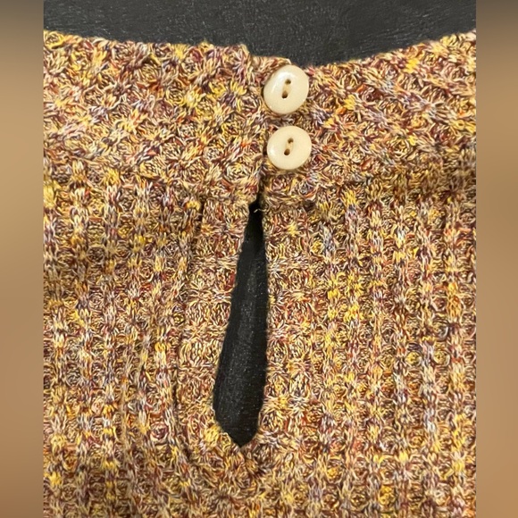 UGHI European Collection midi/maxi Dress w/ fine detailings - Picture 5 of 10